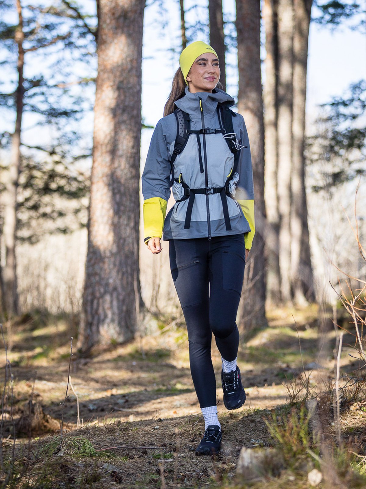 Peak Performance W Vislight Gore-Tex Light Jacket Quiet Grey / Soud Mist / Canary Lime