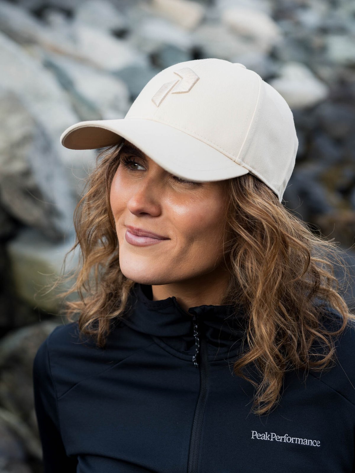 Peak Performance Retro Cap Sand Fog