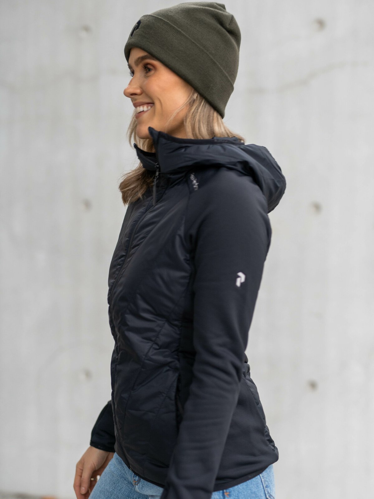 Peak Performance Insulated Hybrid Hood Black
