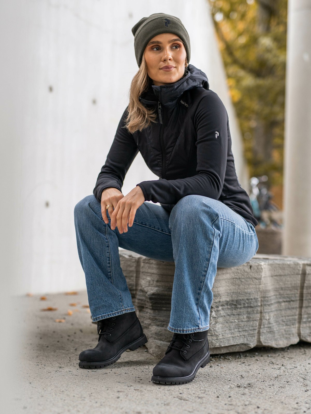 Peak Performance Insulated Hybrid Hood Black