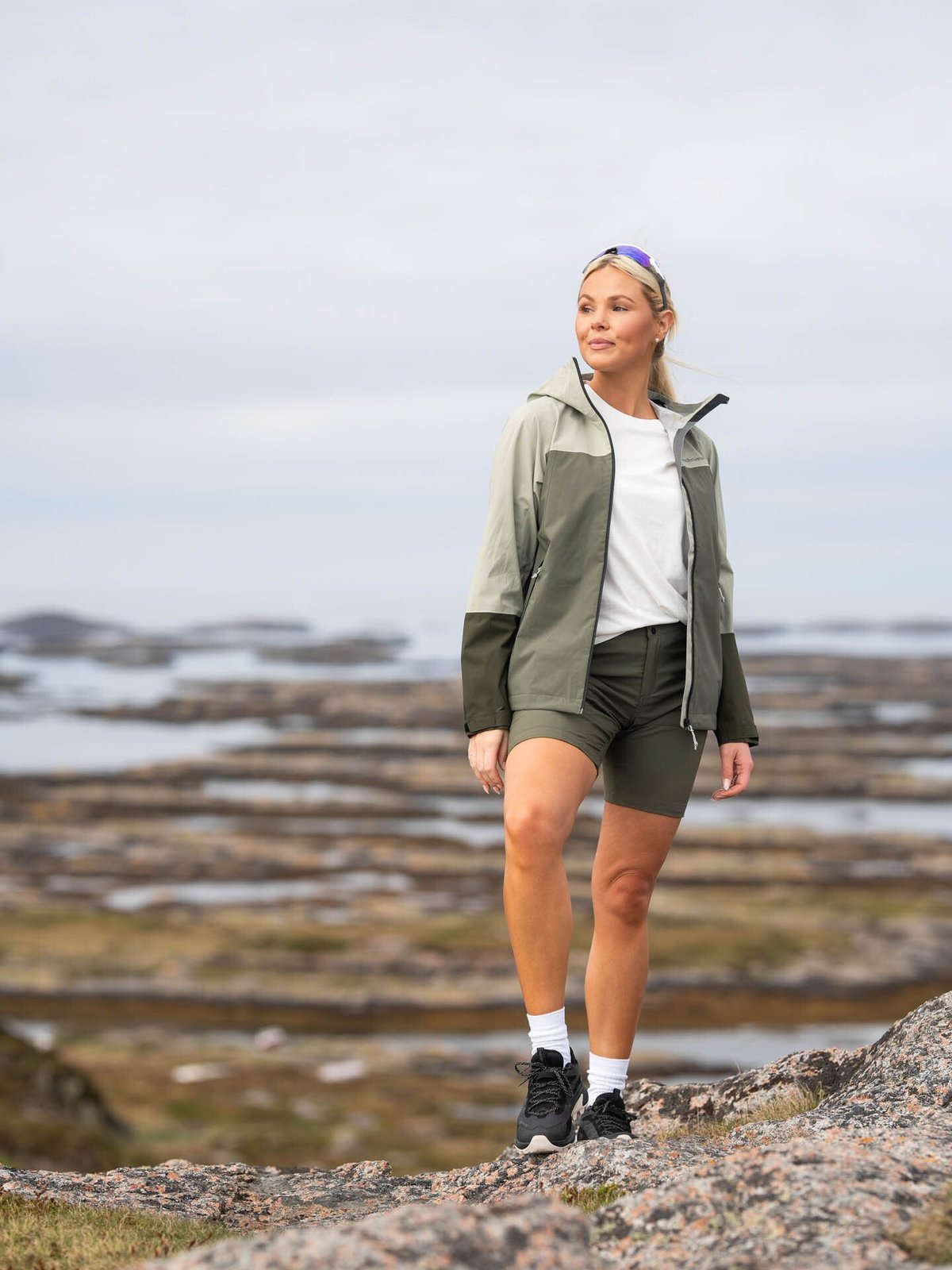 Peak Performance Trail Hipe Shell Jacket Pine Needle (48C) / Limit Green (G25) / Forest Night (4BT)