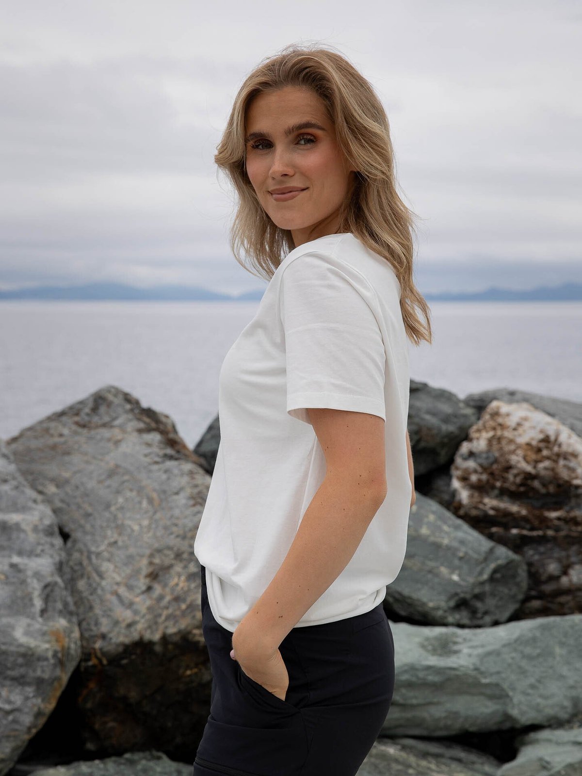 Peak Performance Big Logo Tee Offwhite