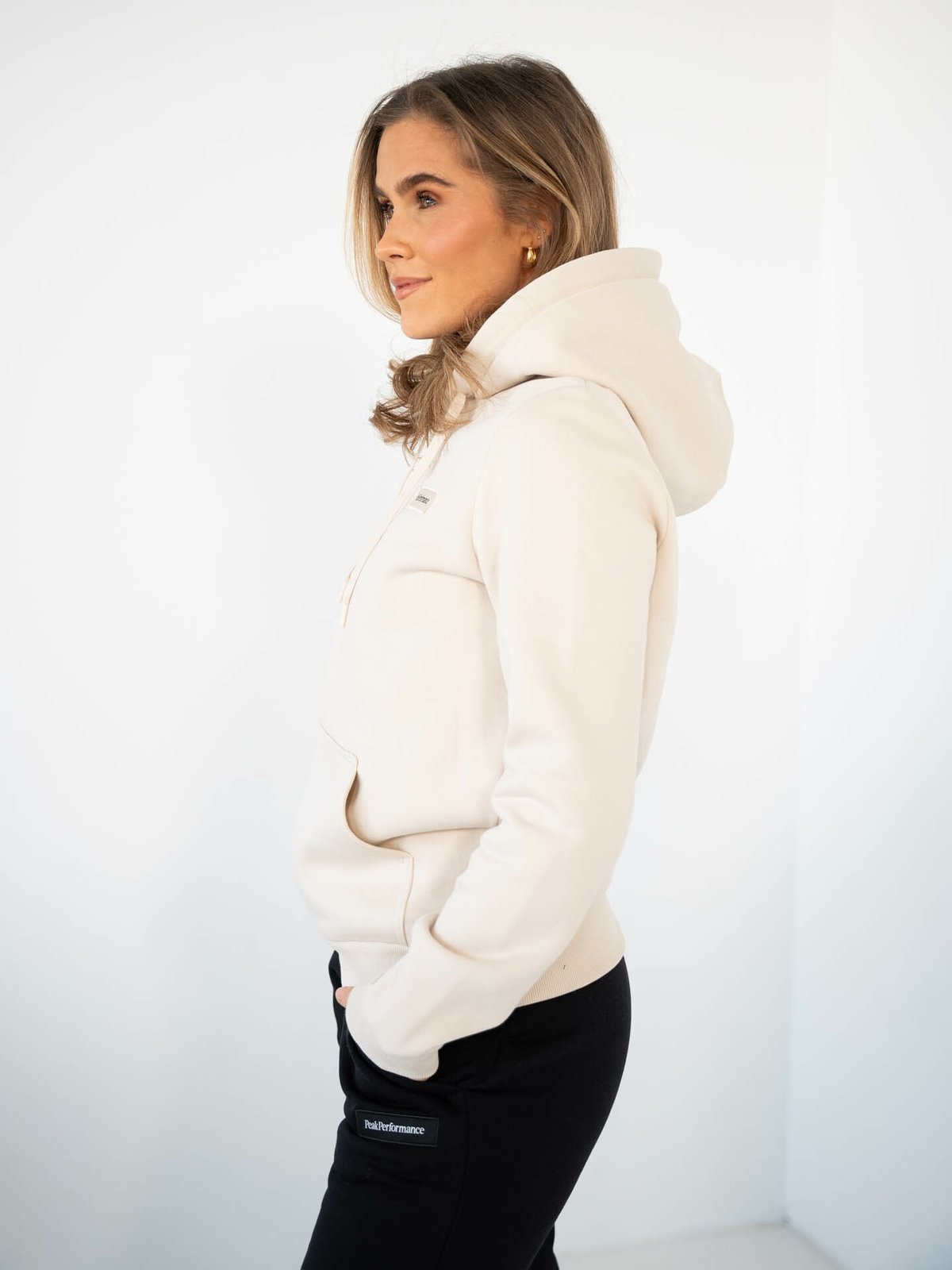 Peak Performance Logo Hood Sweatshirt Sand