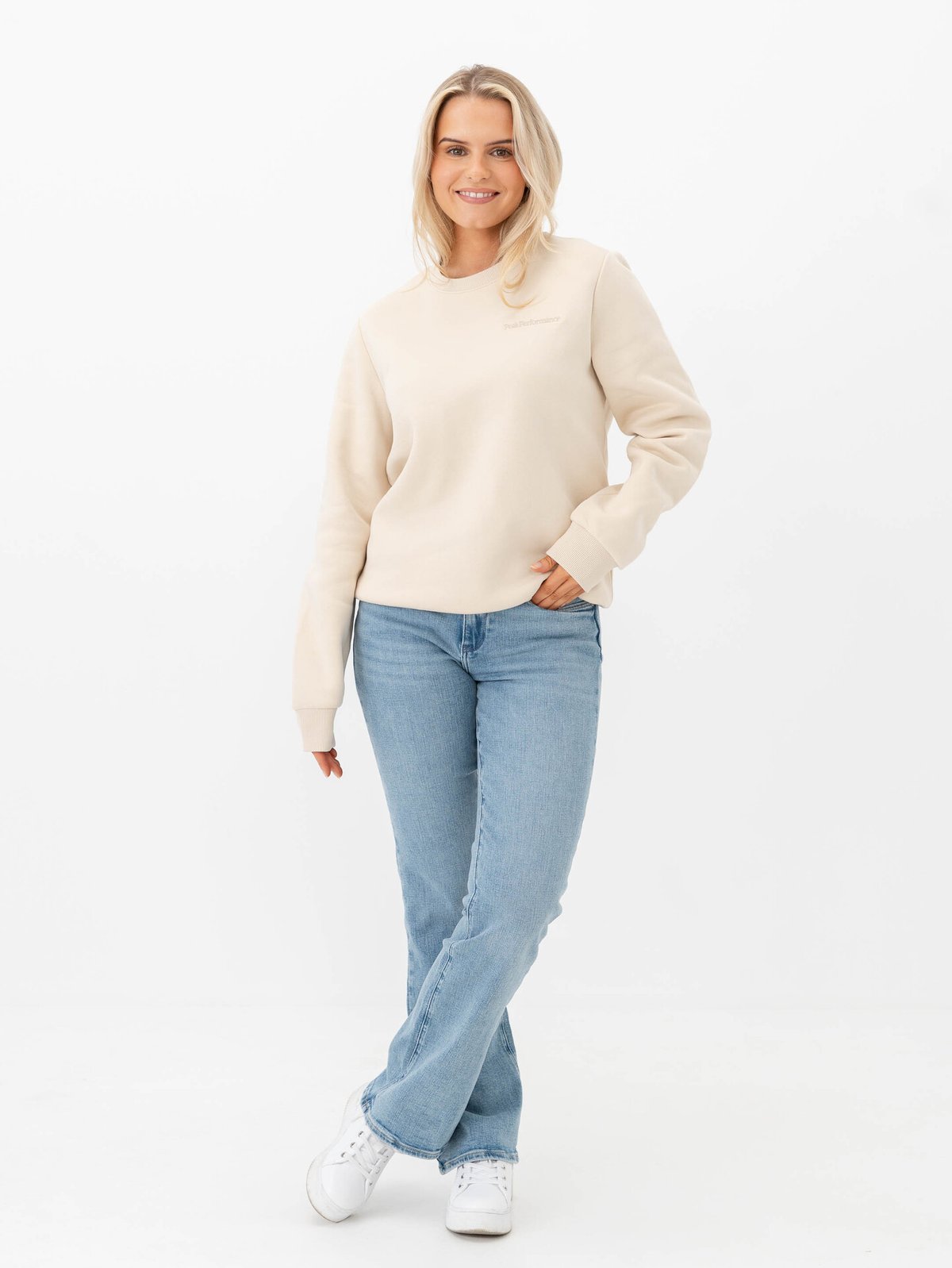 Peak Performance Original Small Logo Crew Sand Fog