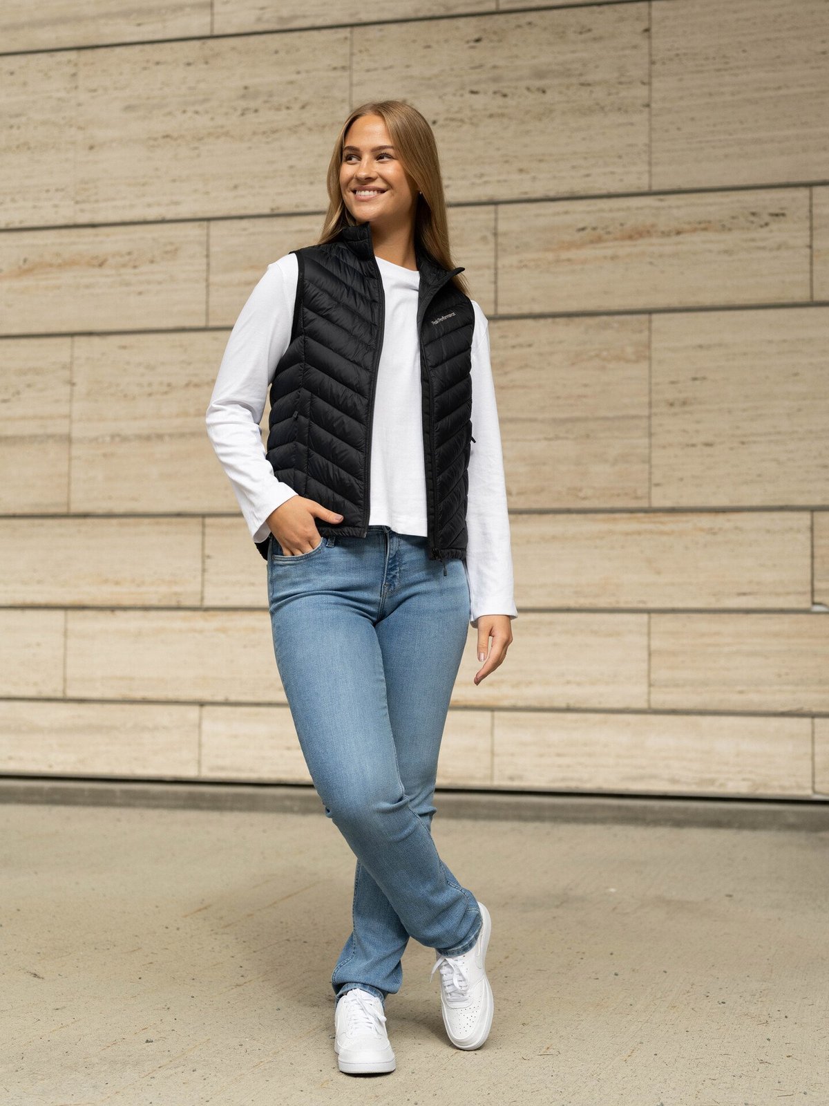 Peak Performance Frost Down Vest Black