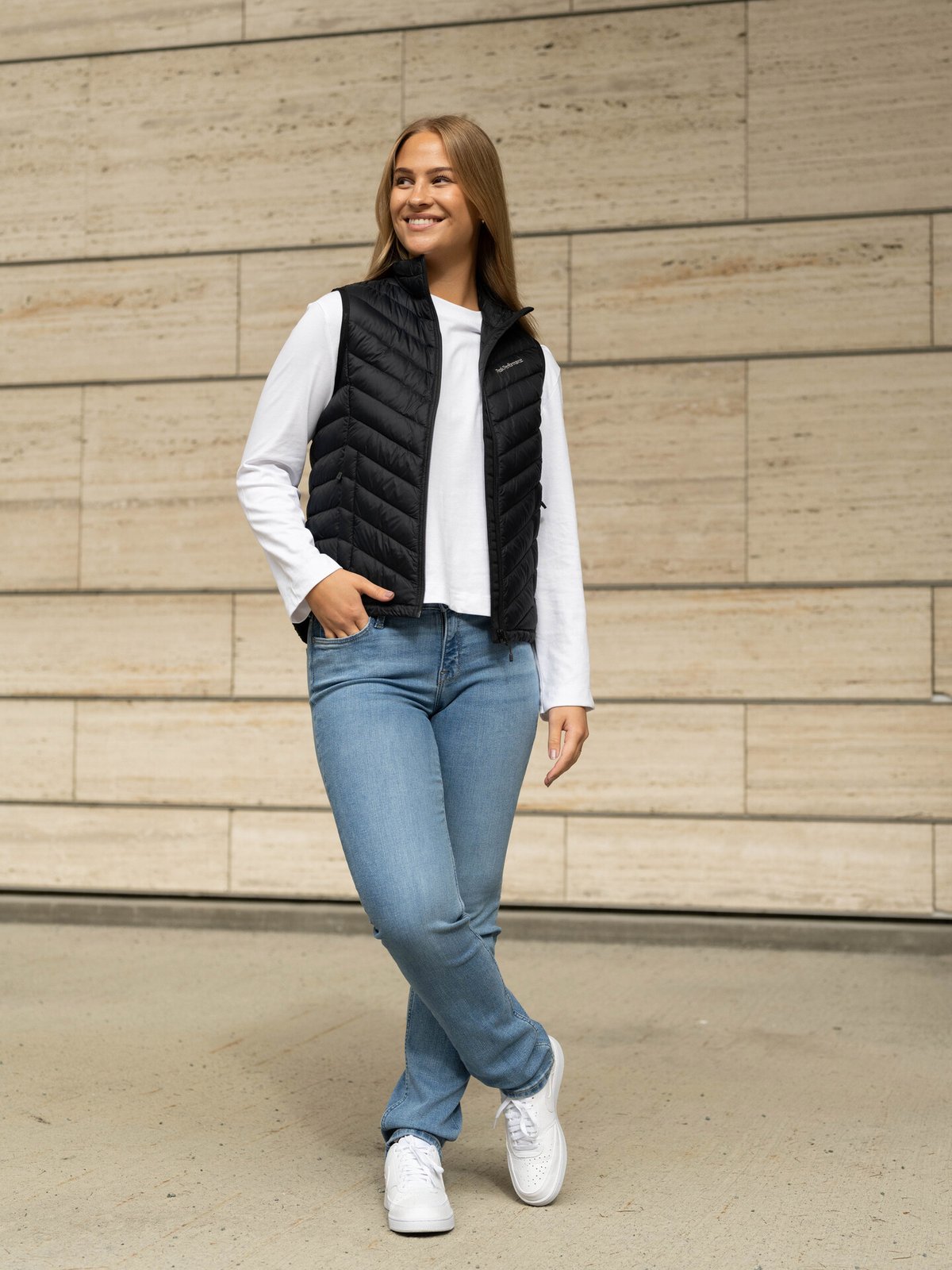 Peak Performance Frost Down Vest Black