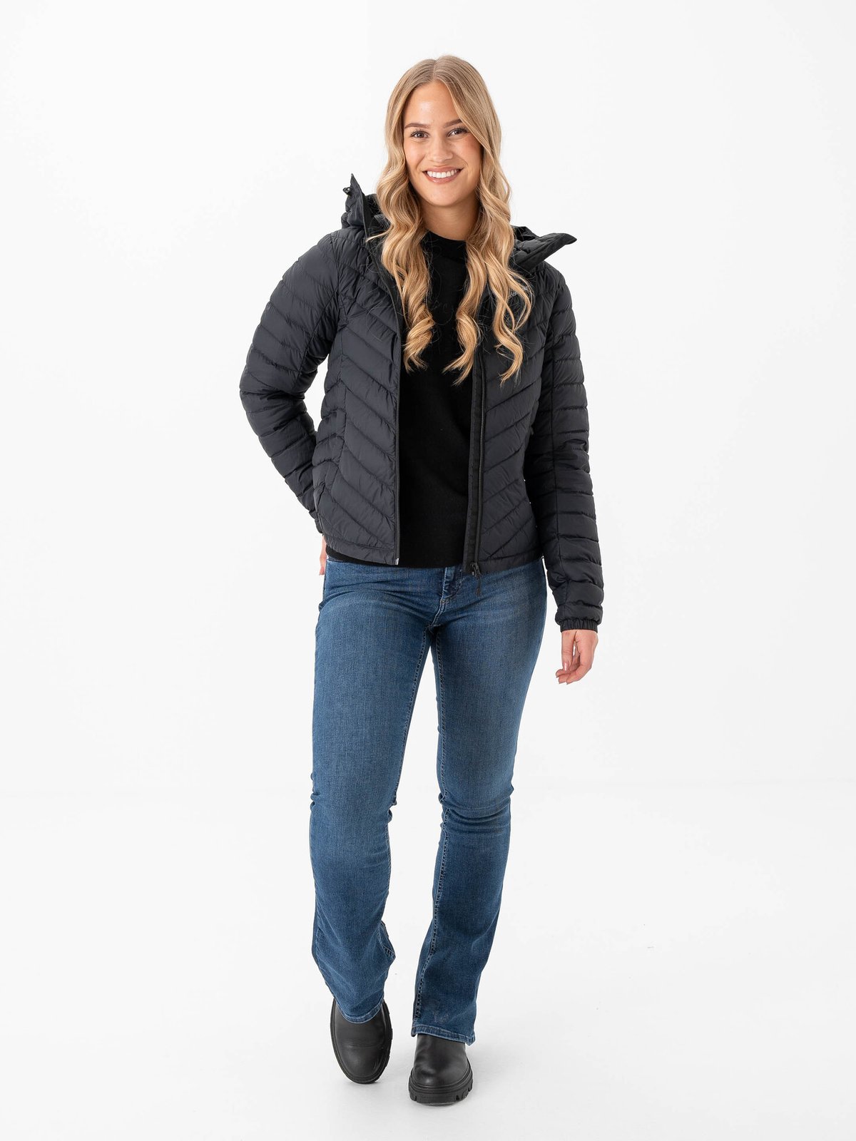 Peak Performance Frost Down Hood Jacket Black