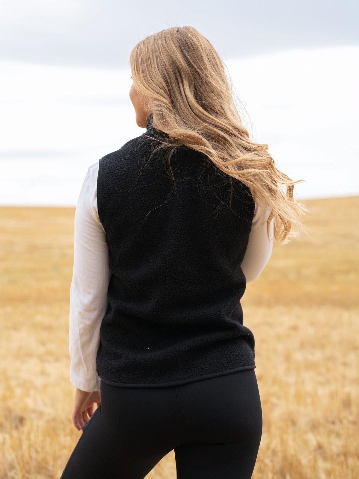 Peak Performance Pile Vest Black (050)