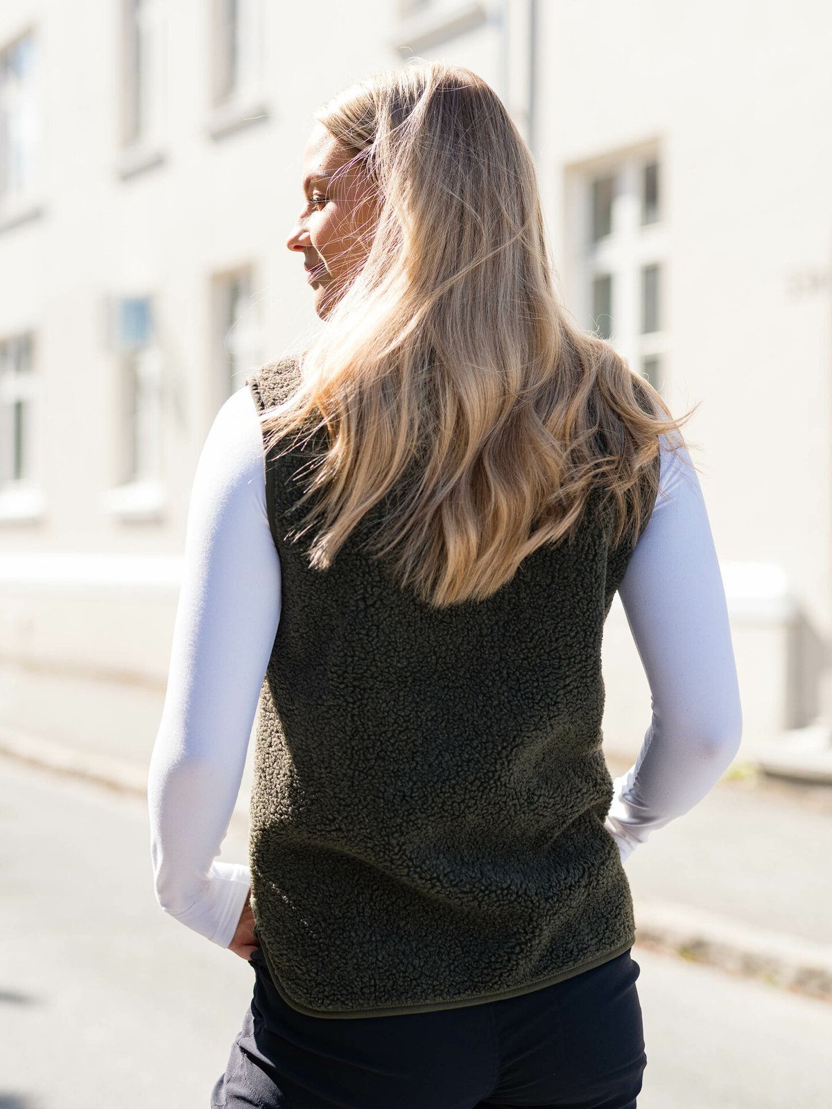 Peak Performance Ground Pile Vest Pine Needle