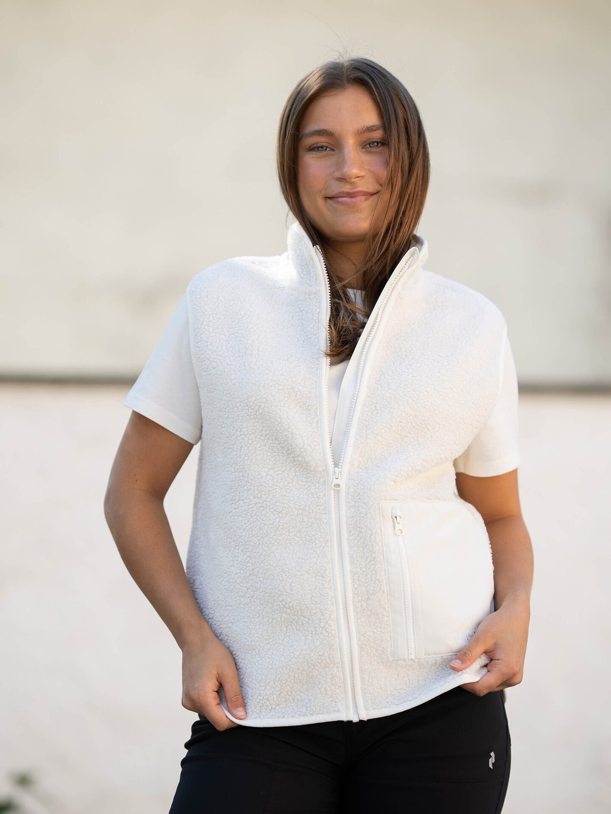 Peak Performance Ground Pile Vest Hvit