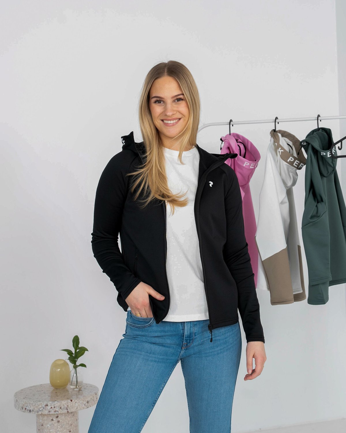 Peak Performance Rider Mid Zip Hood Black