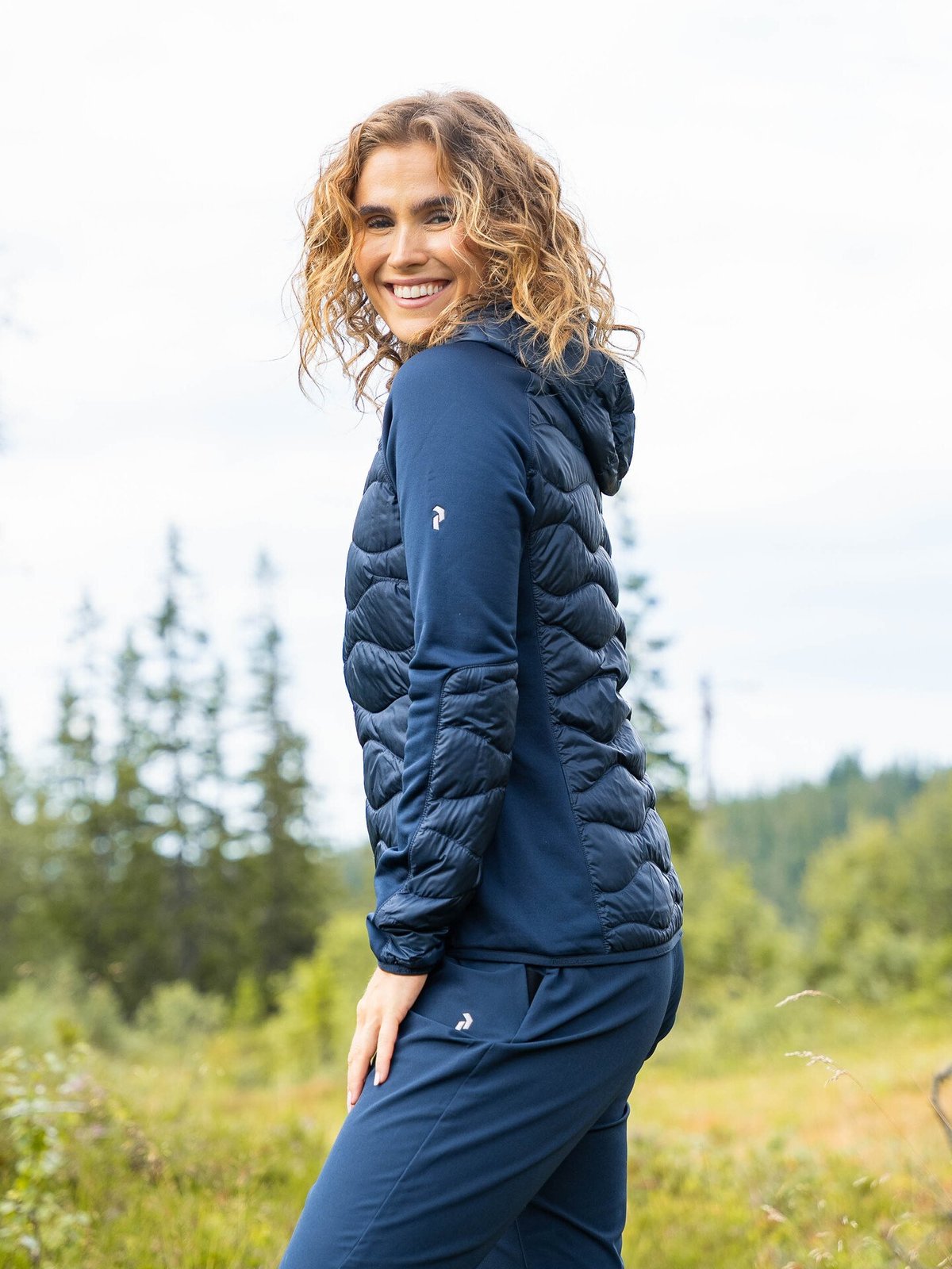 Peak Performance Helium Down Hybrid Hood Women BLUE SHADOW