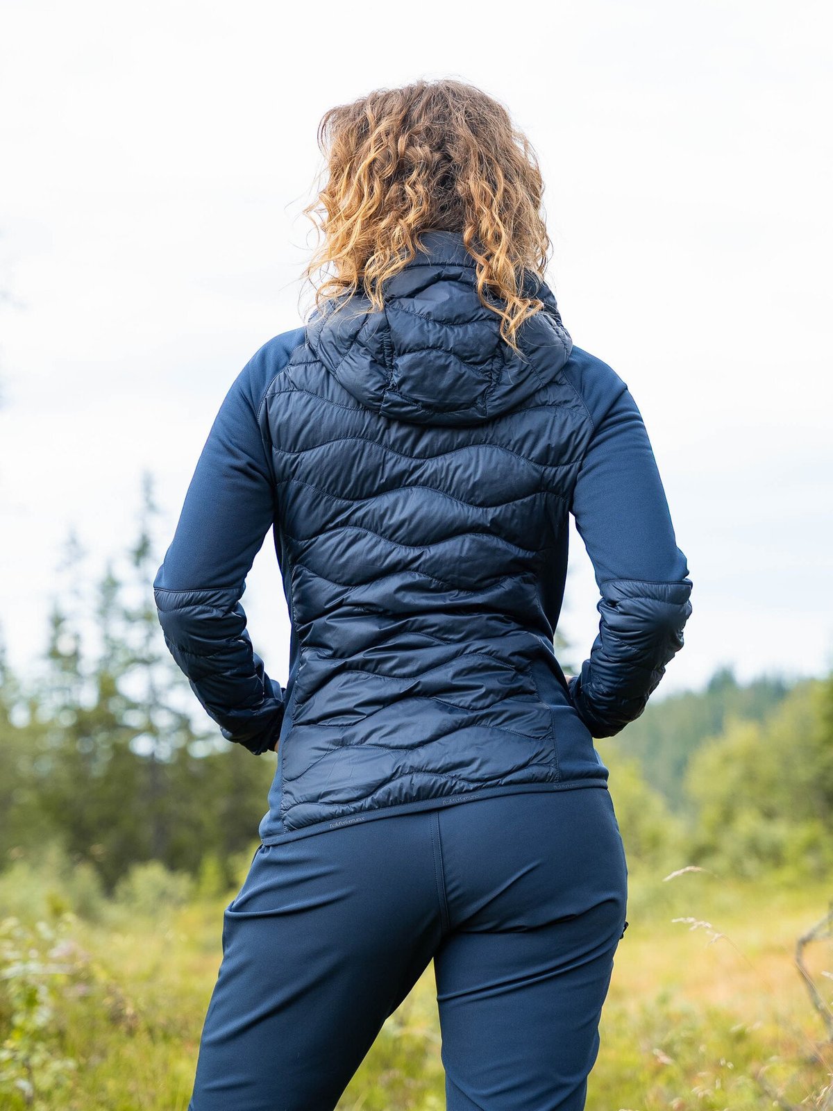 Peak Performance Helium Down Hybrid Hood Women BLUE SHADOW
