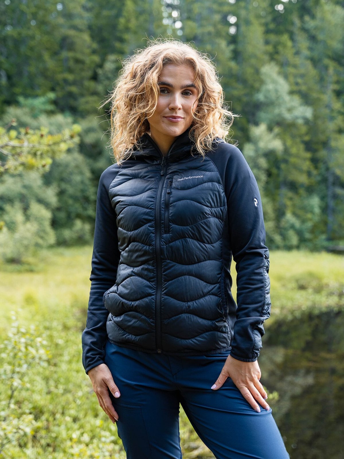 Peak Performance Helium Down Hybrid Hood Women BLACK