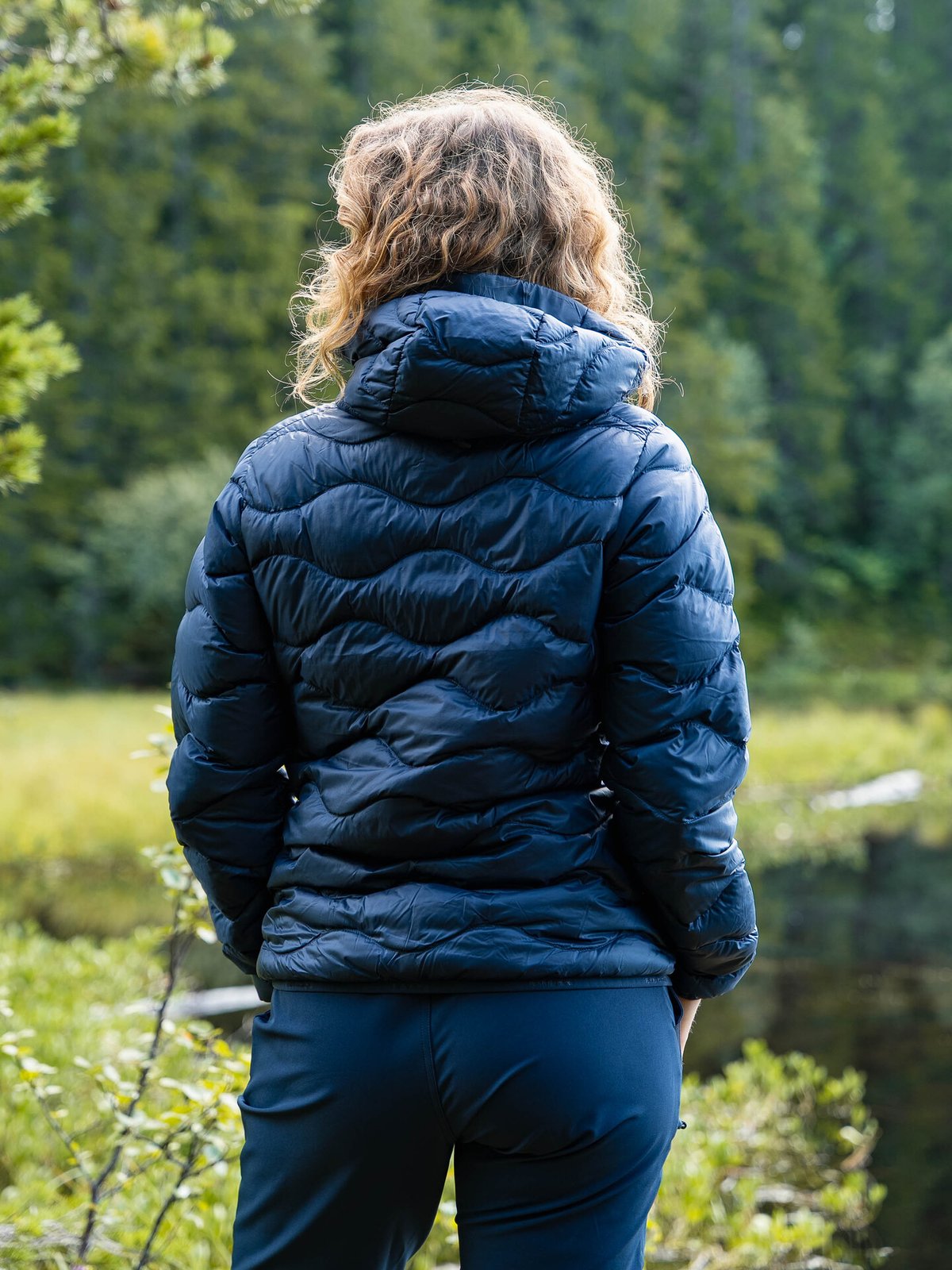 Peak Performance Helium Down Hood Jacket Women BLUE SHADOW
