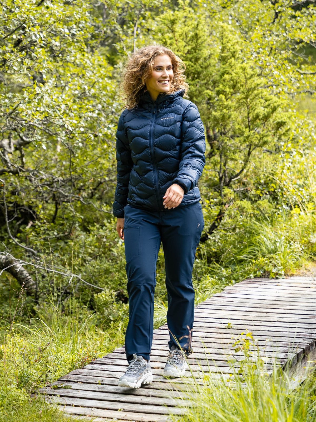 Peak Performance Helium Down Hood Jacket Women BLUE SHADOW