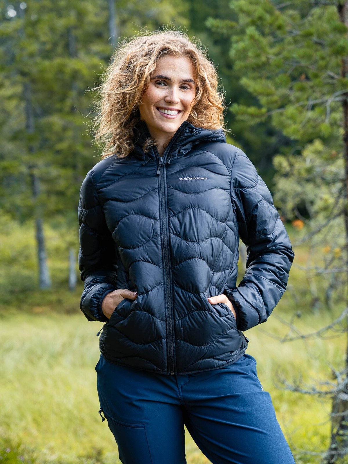 Peak Performance Helium Down Hood Jacket Women BLACK
