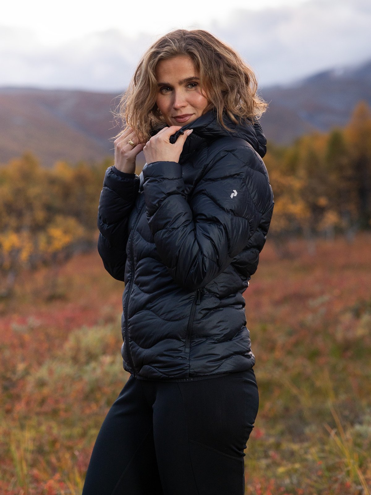 Peak Performance Helium Down Hood Jacket Women BLACK