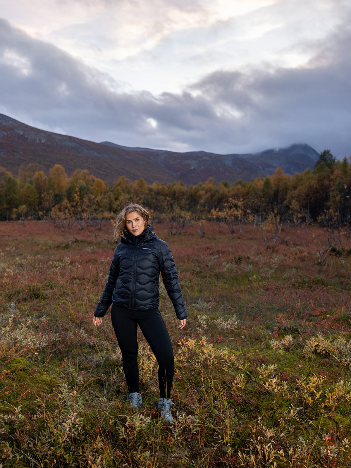 Peak Performance Helium Down Hood Jacket Women BLACK
