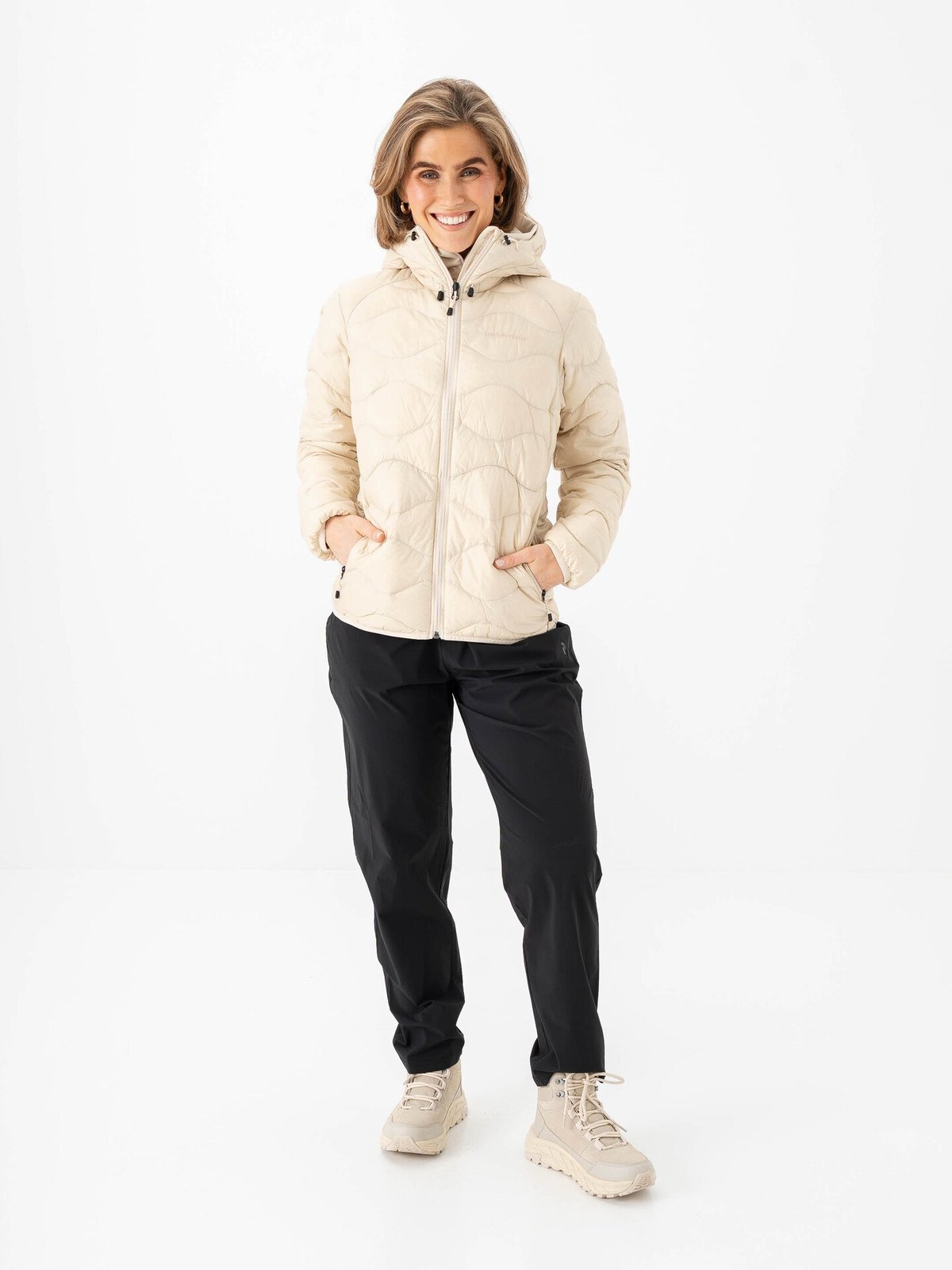 Peak Performance Helium Down Hood Jacket Women Sand Fog