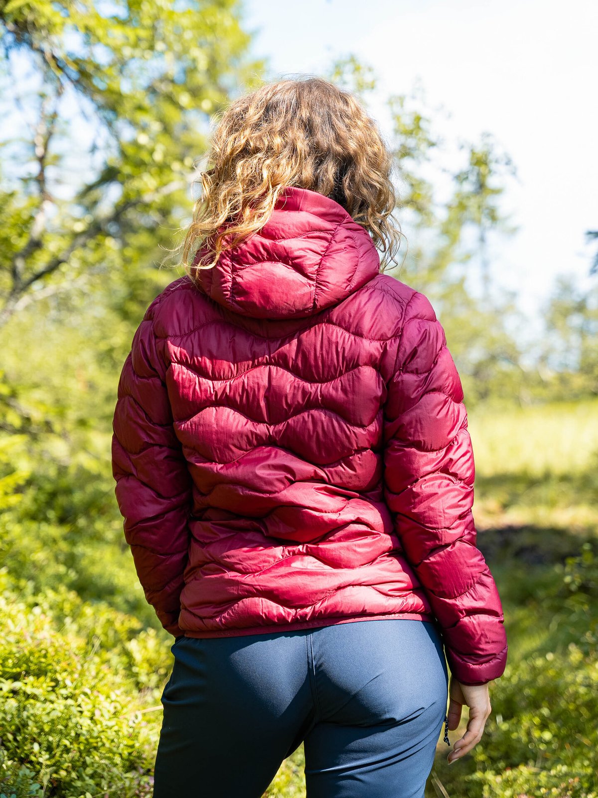 Peak Performance Helium Down Hood Jacket Women Vertical Zenith / Tech Burgundy