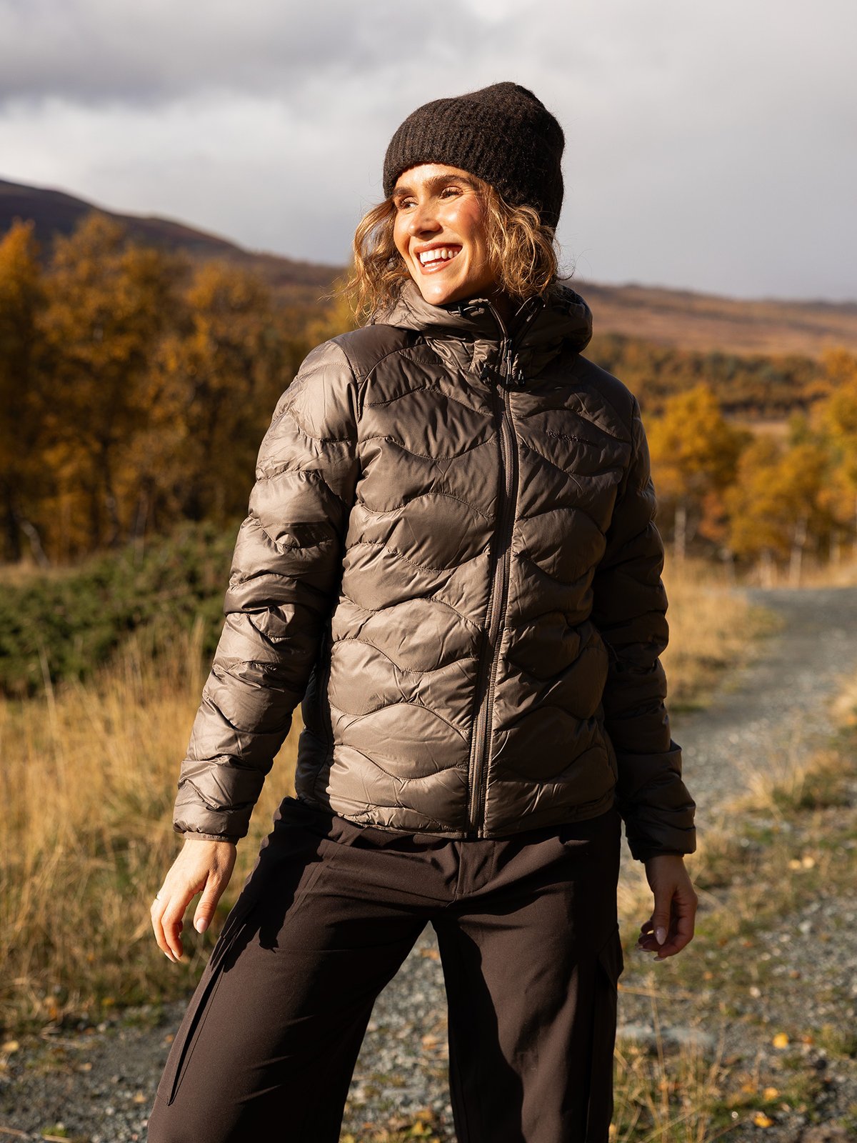 Peak Performance Helium Down Hood Jacket Women Terrain Tan