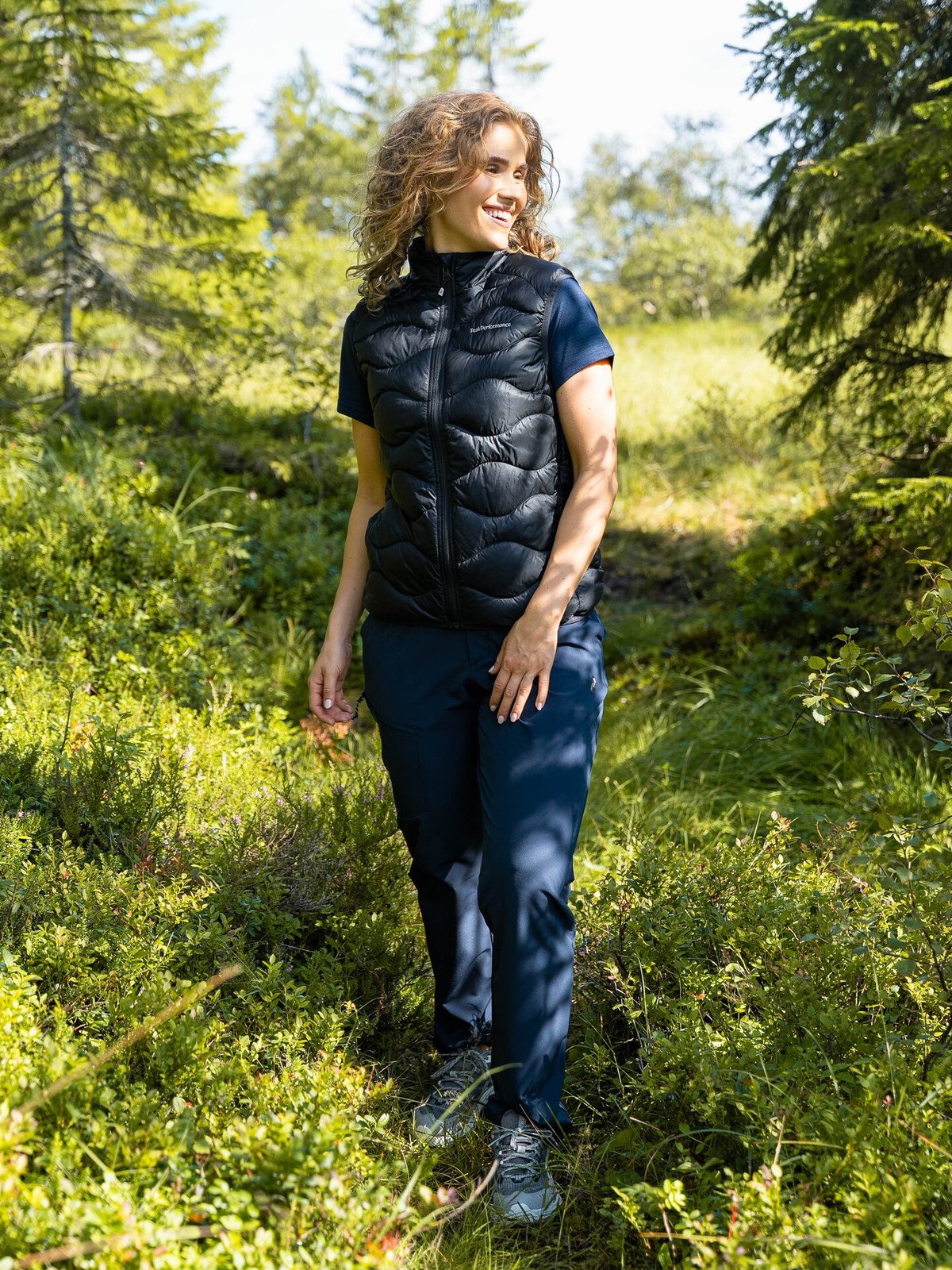 Peak Performance Helium Down Vest Women BLACK