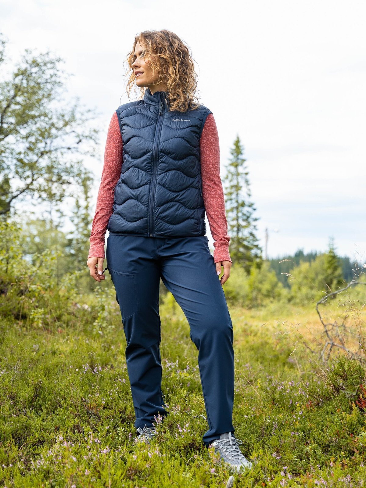 Peak Performance Helium Down Vest Women BLUE SHADOW