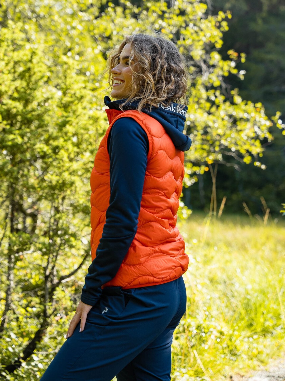 Peak Performance Helium Down Vest Women Solar Burst