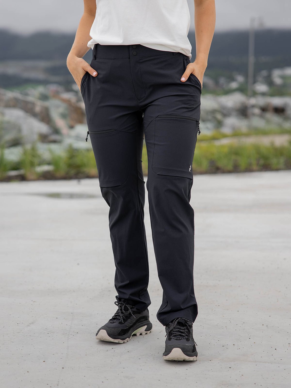 Peak Performance Light Cargo Pants Black