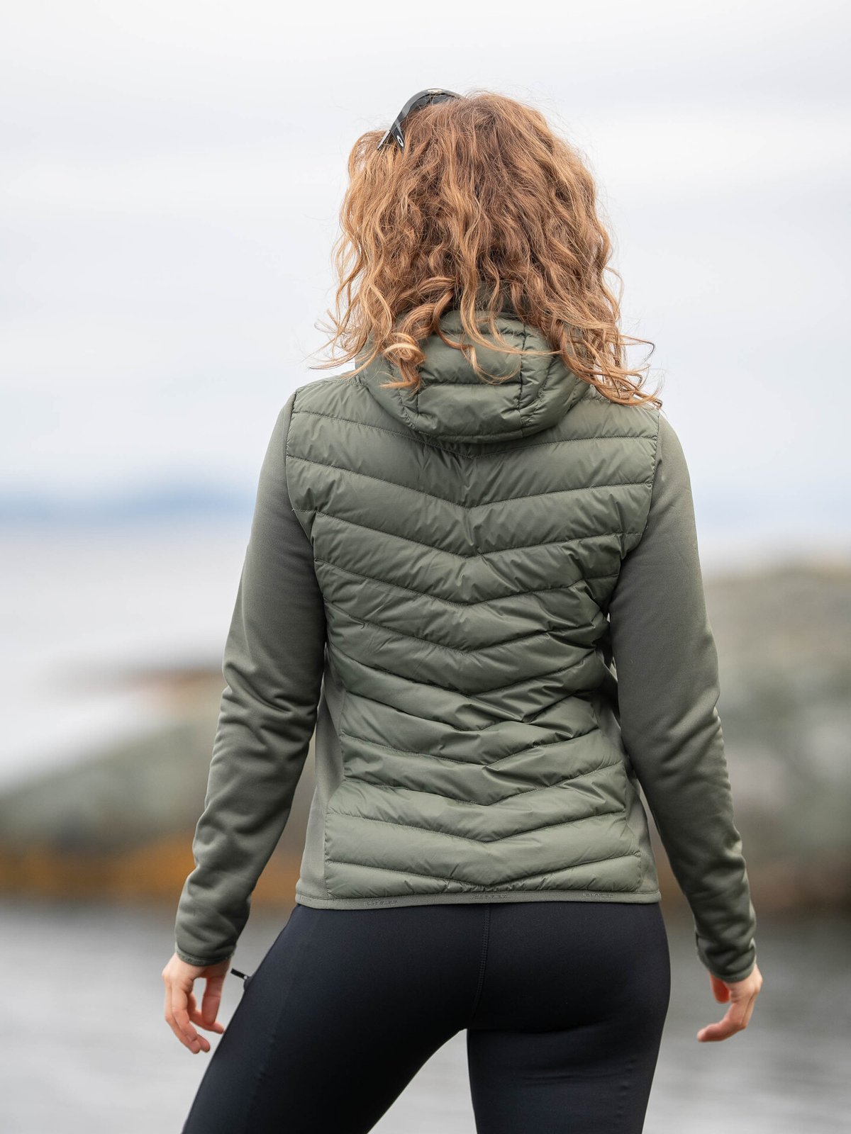 Peak Performance Frost Down Hybrid Hood Pine Needle