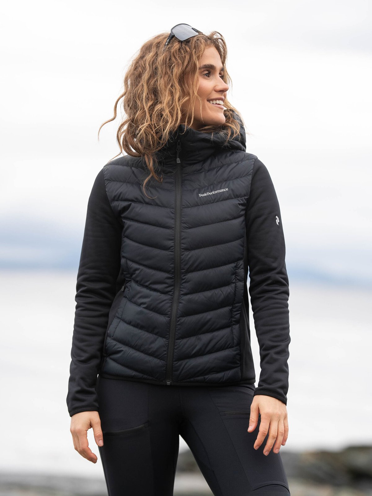 Peak Performance Frost Down Hybrid Hood Black