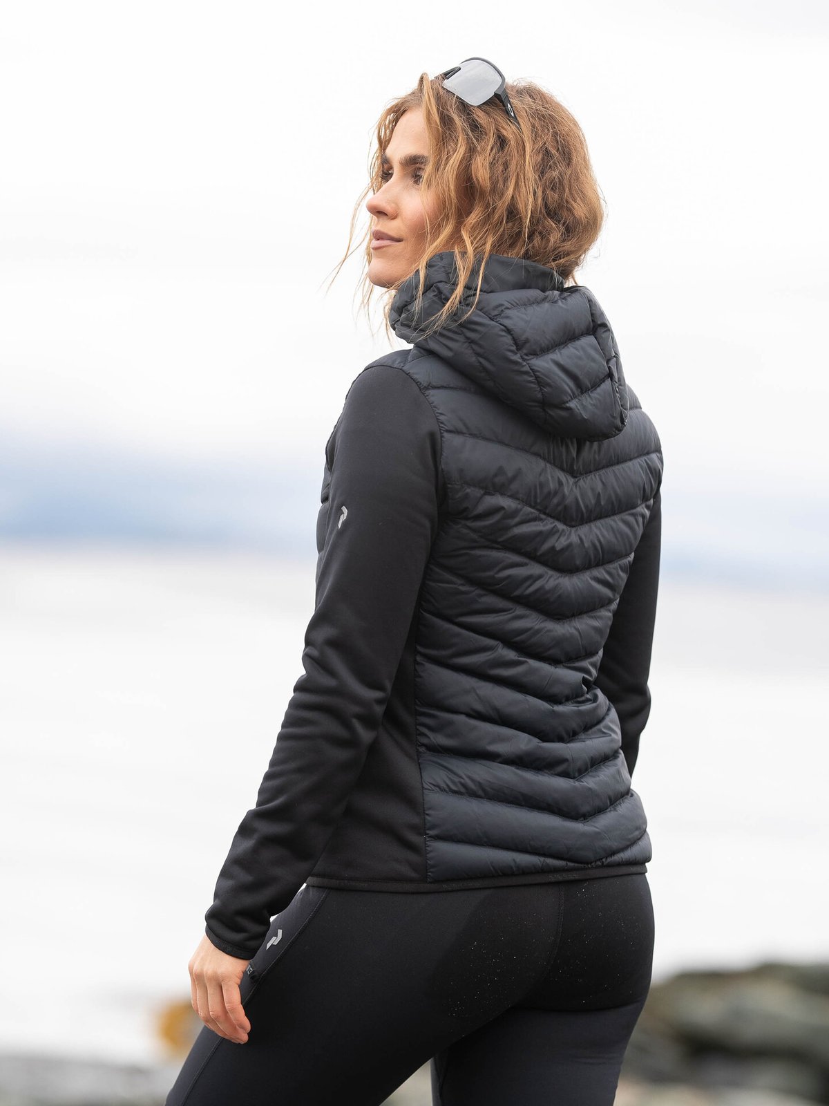 Peak Performance Frost Down Hybrid Hood Black