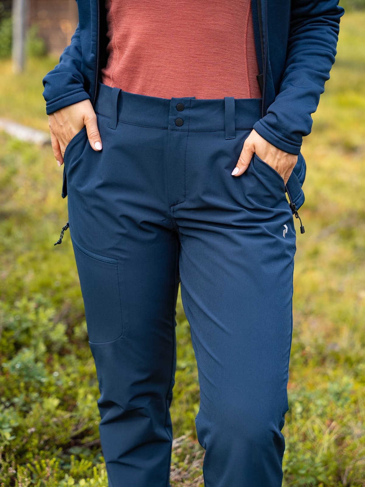 Peak Performance W Scale Softshell Pants BLUE SHADOW