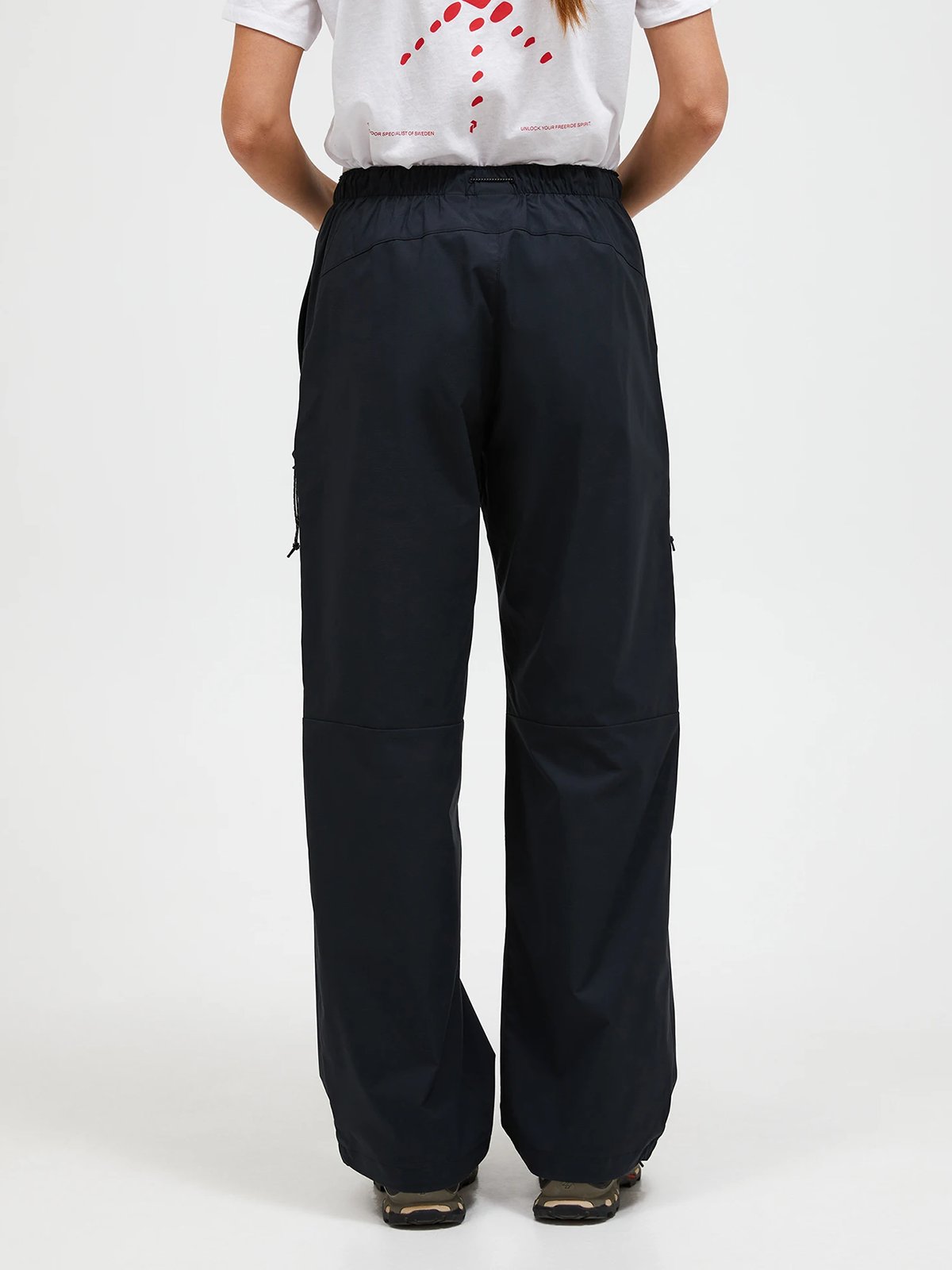 Peak Performance Outdoor Cargo Pants Women Sort