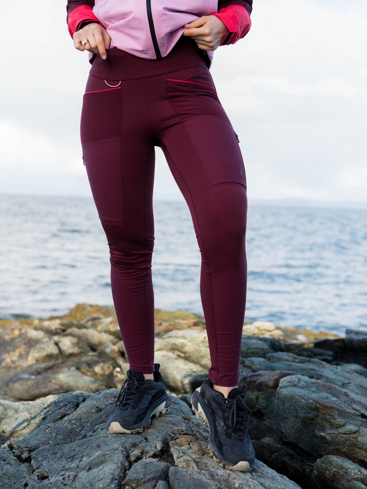 Peak Performance Ascent Track Tights Obscure