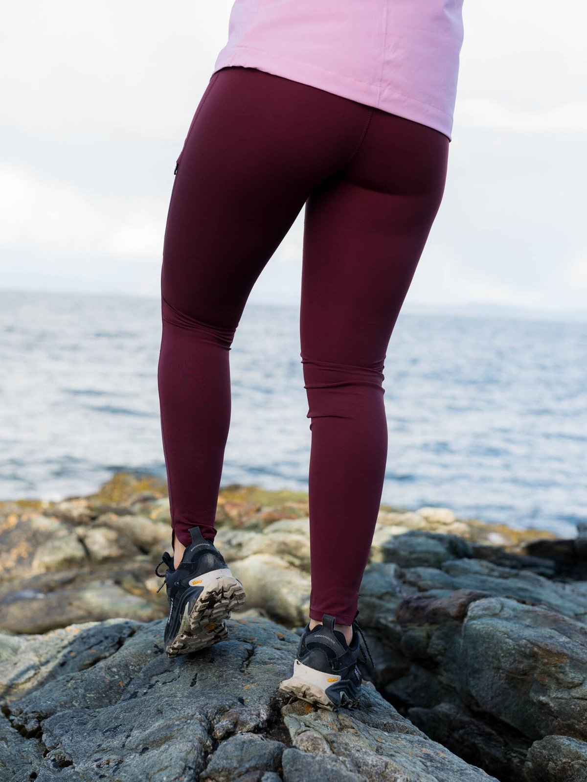 Peak Performance Ascent Track Tights Obscure