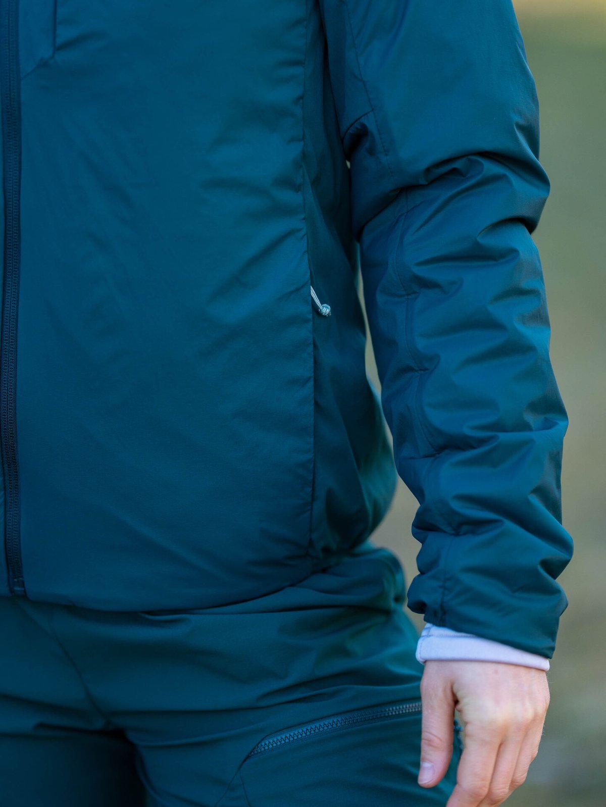 Peak Performance Freelight Reversible Insulated Hood Jacket Women Ponderosa Pine / Green Valley