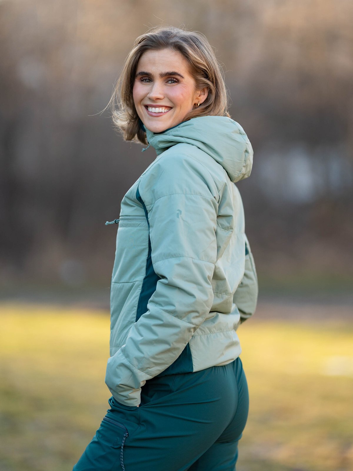 Peak Performance Freelight Reversible Insulated Hood Jacket Women Ponderosa Pine / Green Valley