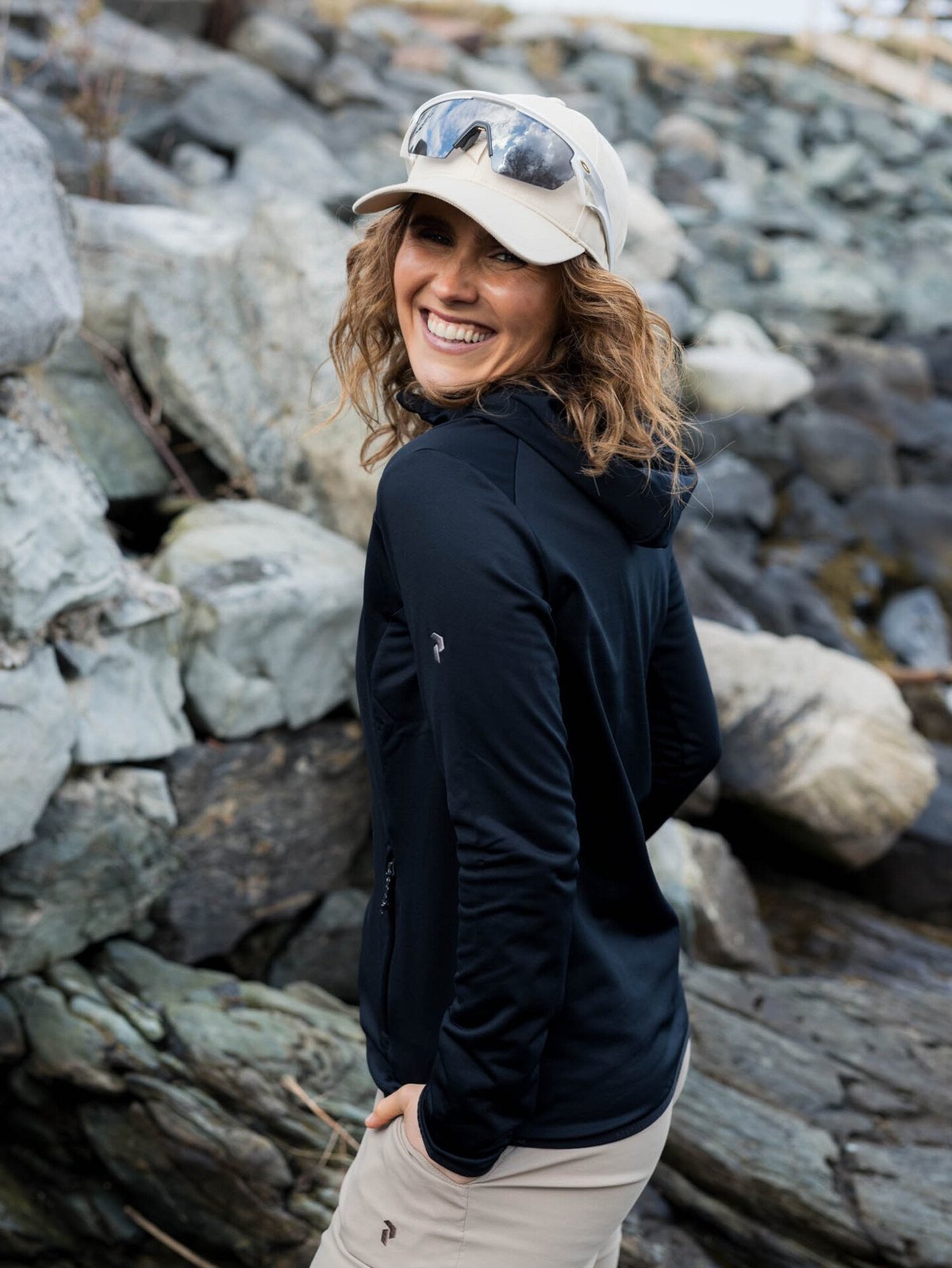 Peak Performance Light Zip Hood Black