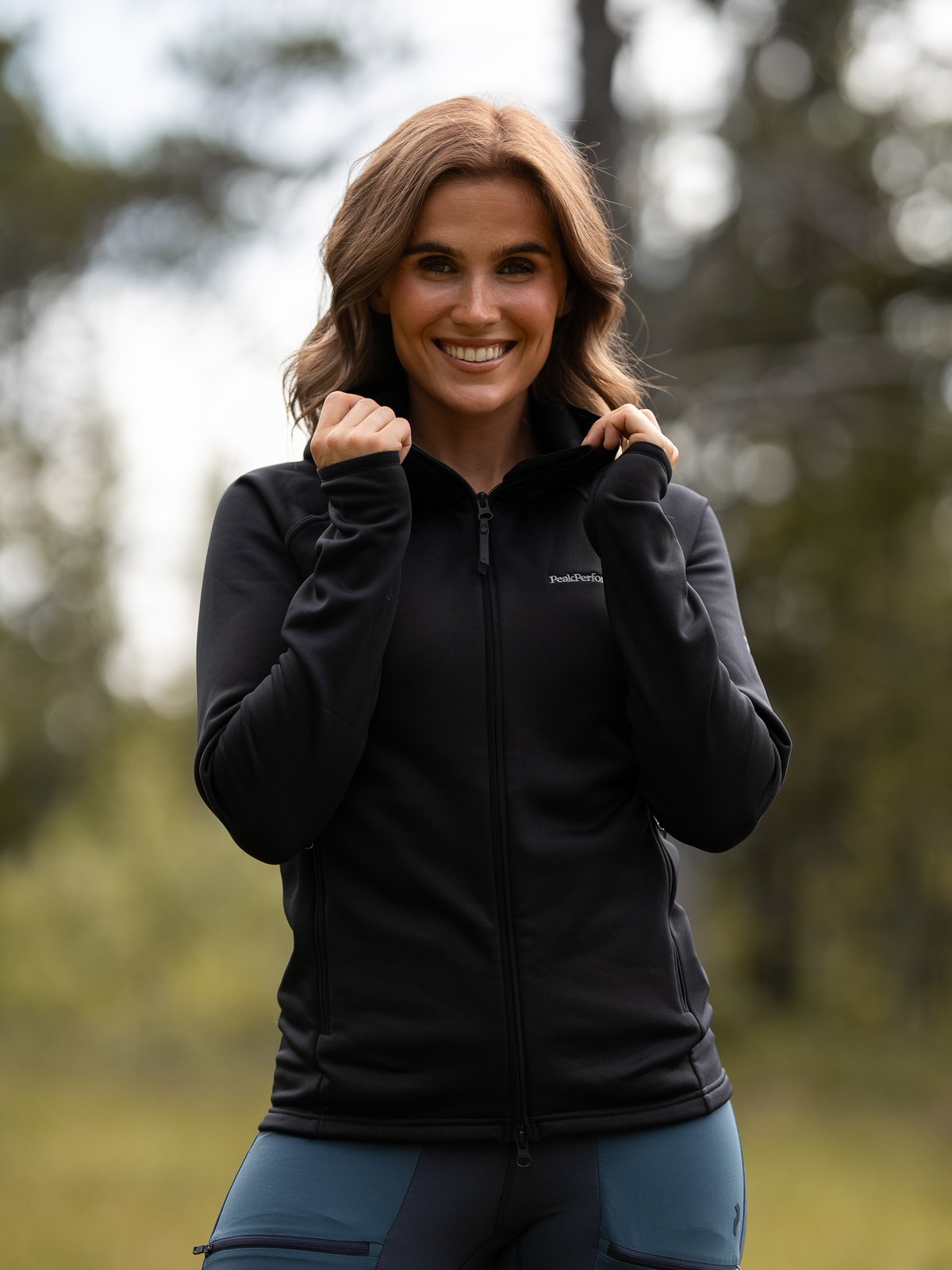 Peak Performance FLO Chill Light Zip Hood Black