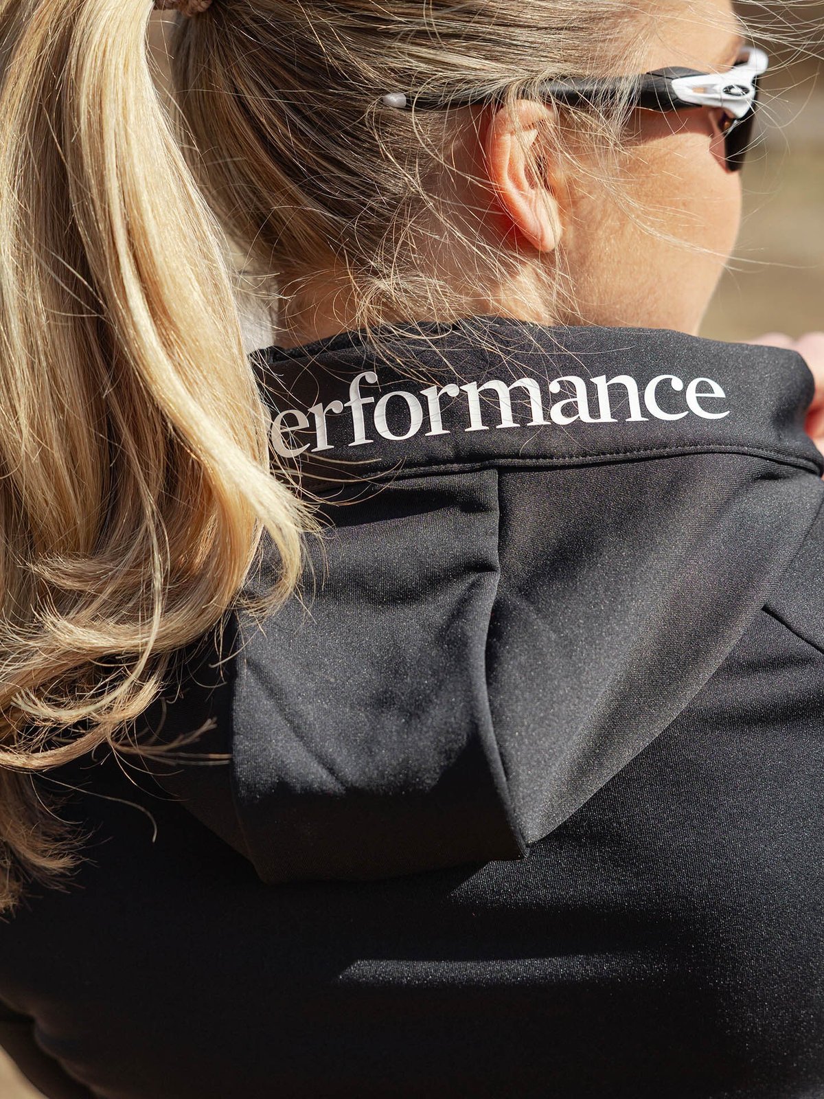 Peak Performance Rider Essentials Zip Hood Black