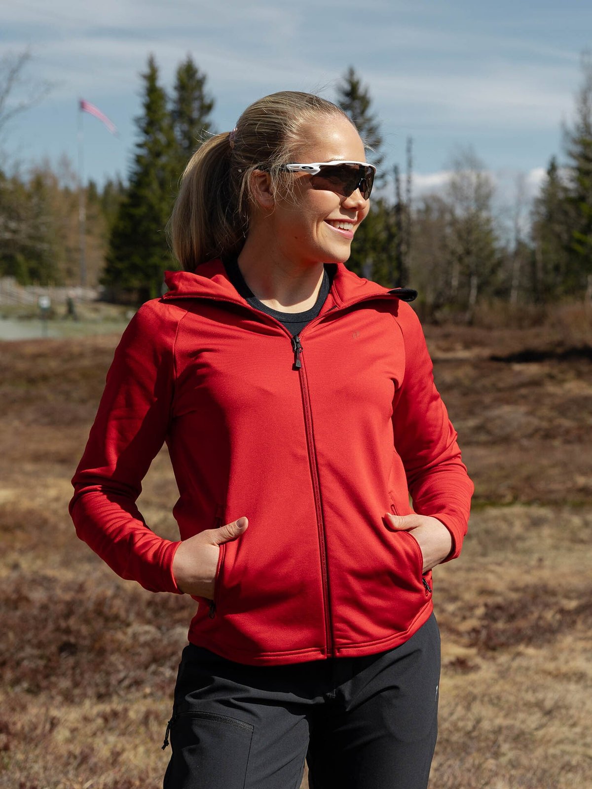 Peak Performance Rider Essentials Zip Hood Red Pompeian