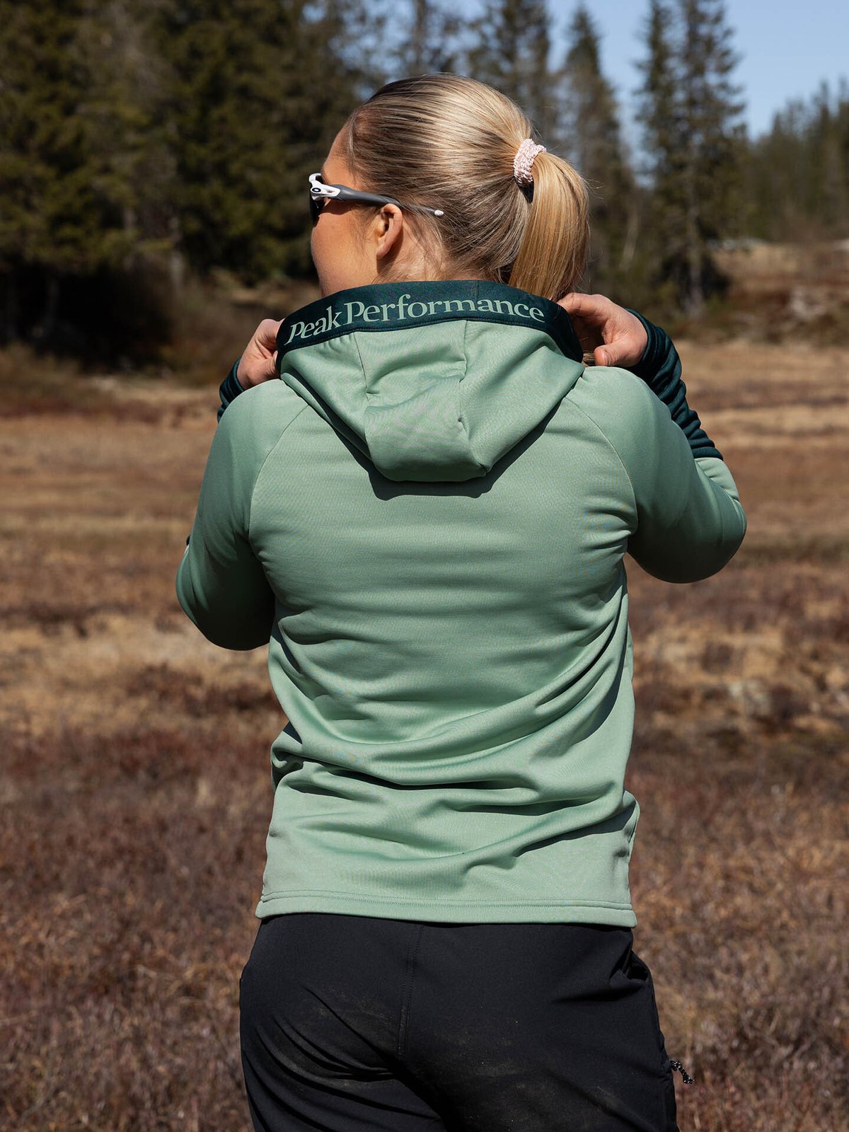 Peak Performance Rider Essentials Zip Hood Green Valley / Ponderosa Pine