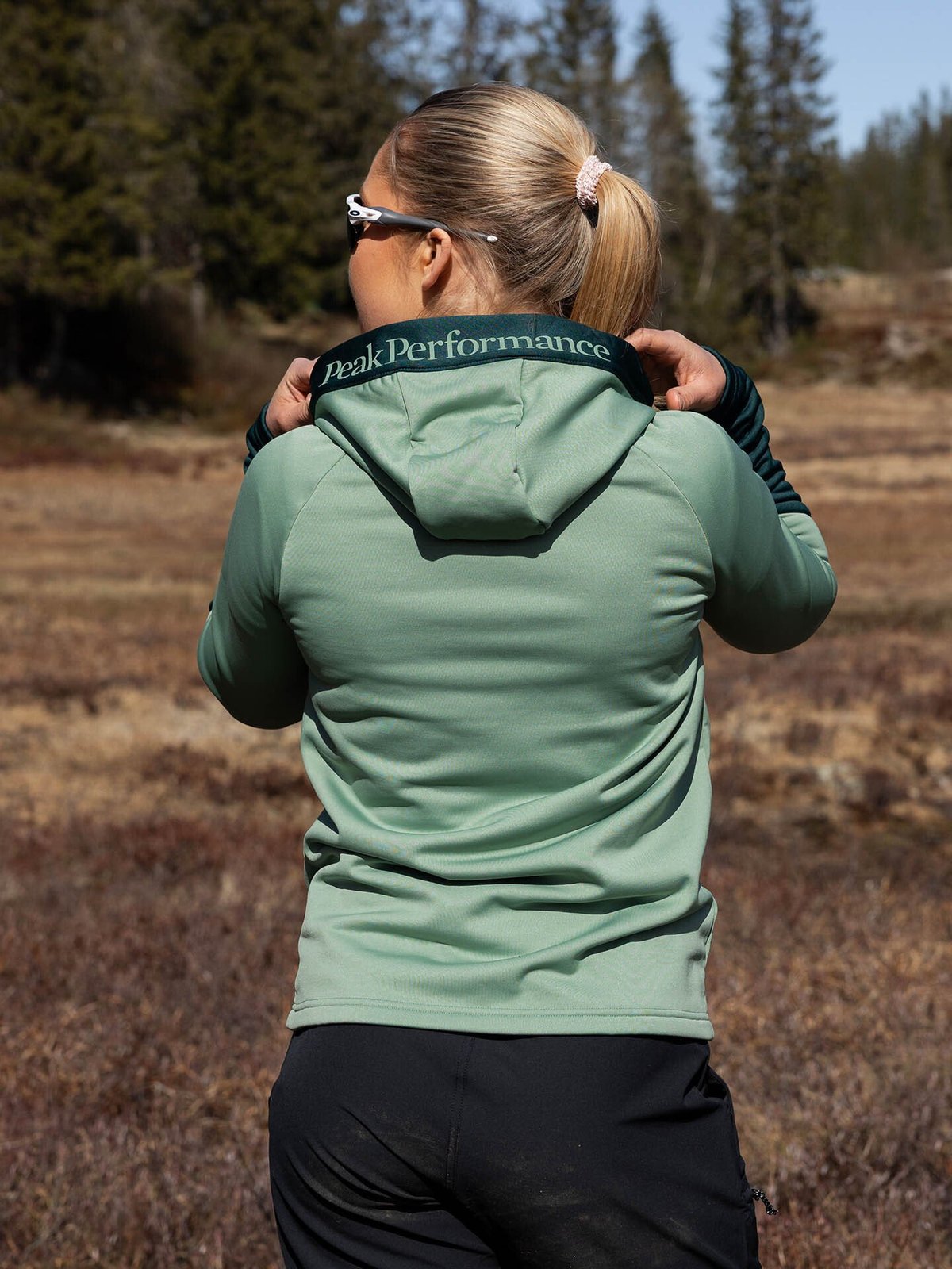 Peak Performance Rider Essentials Zip Hood Green Valley / Ponderosa Pine