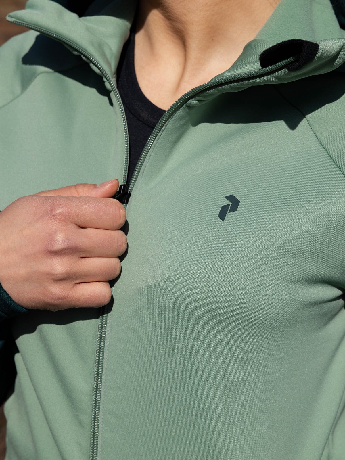 Peak Performance Rider Essentials Zip Hood Green Valley / Ponderosa Pine