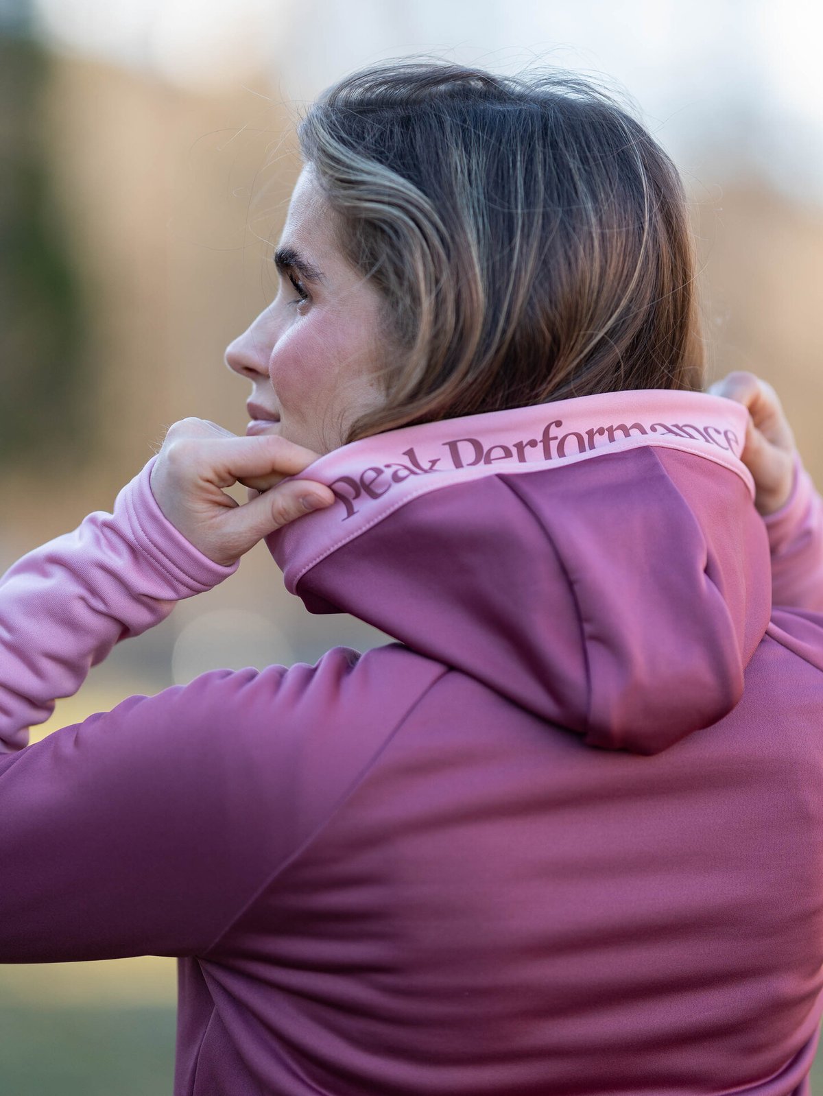 Peak Performance Rider Essentials Zip Hood Wild Rouge / Warm Blush