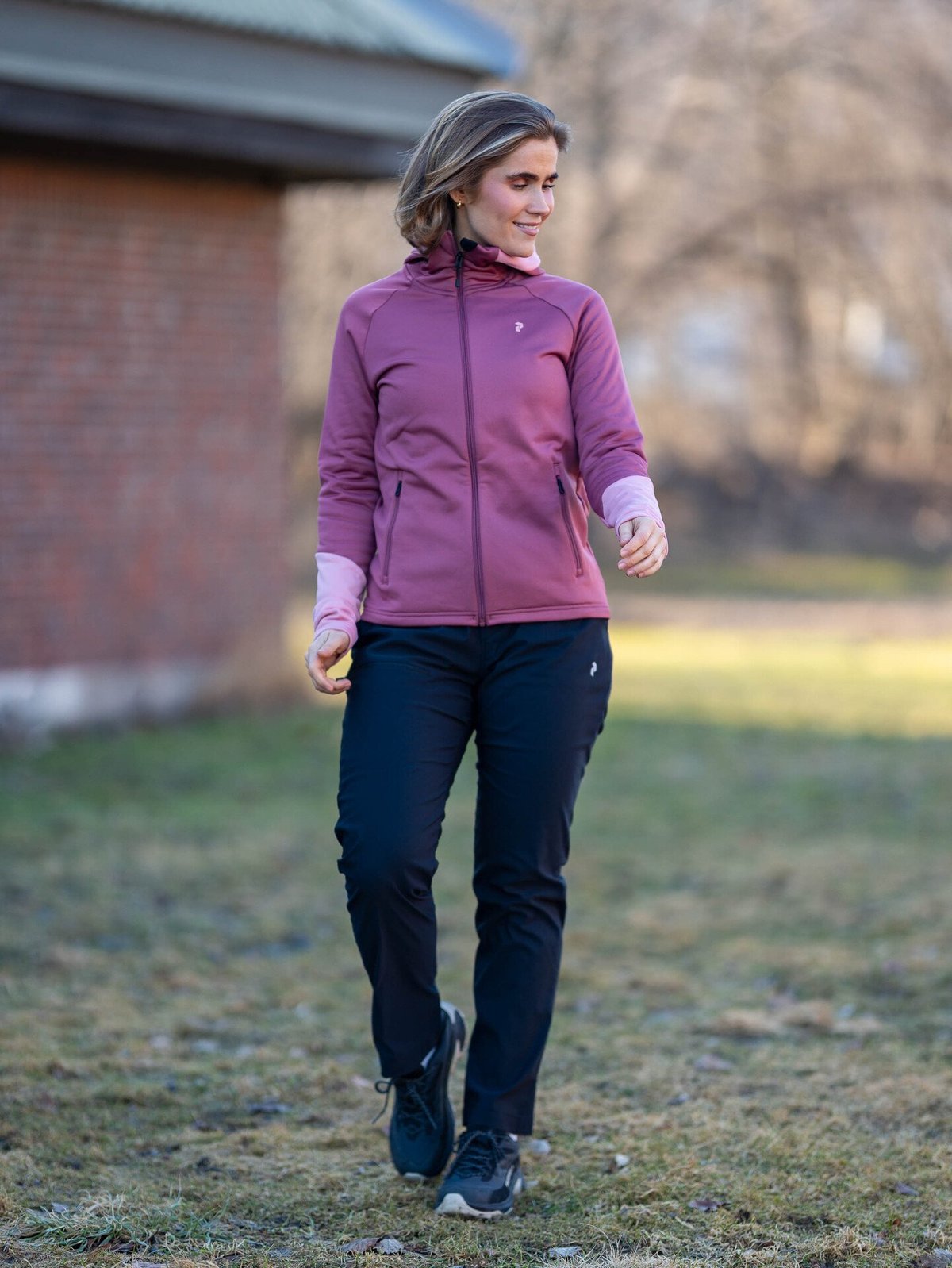 Peak Performance Rider Essentials Zip Hood Wild Rouge / Warm Blush