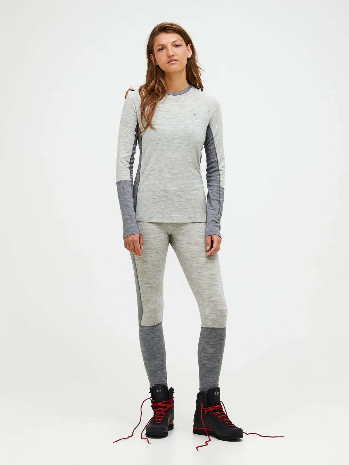 Peak Performance W Magic Crew Grey Melange