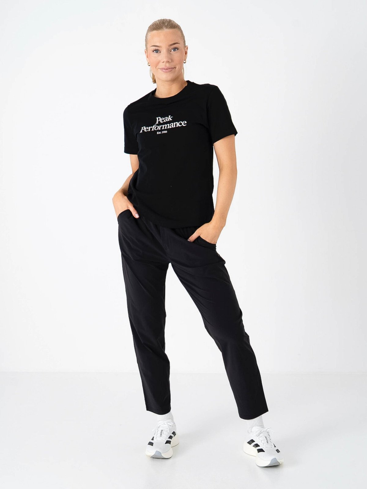 Peak Performance Tech Jogger Pants Women Black